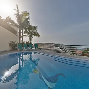 https://charming-villa-in-funchal.madeira-islandshotels.com