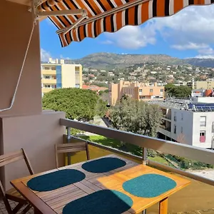 https://lazur-le-lavandou.fr-provencehotel.com